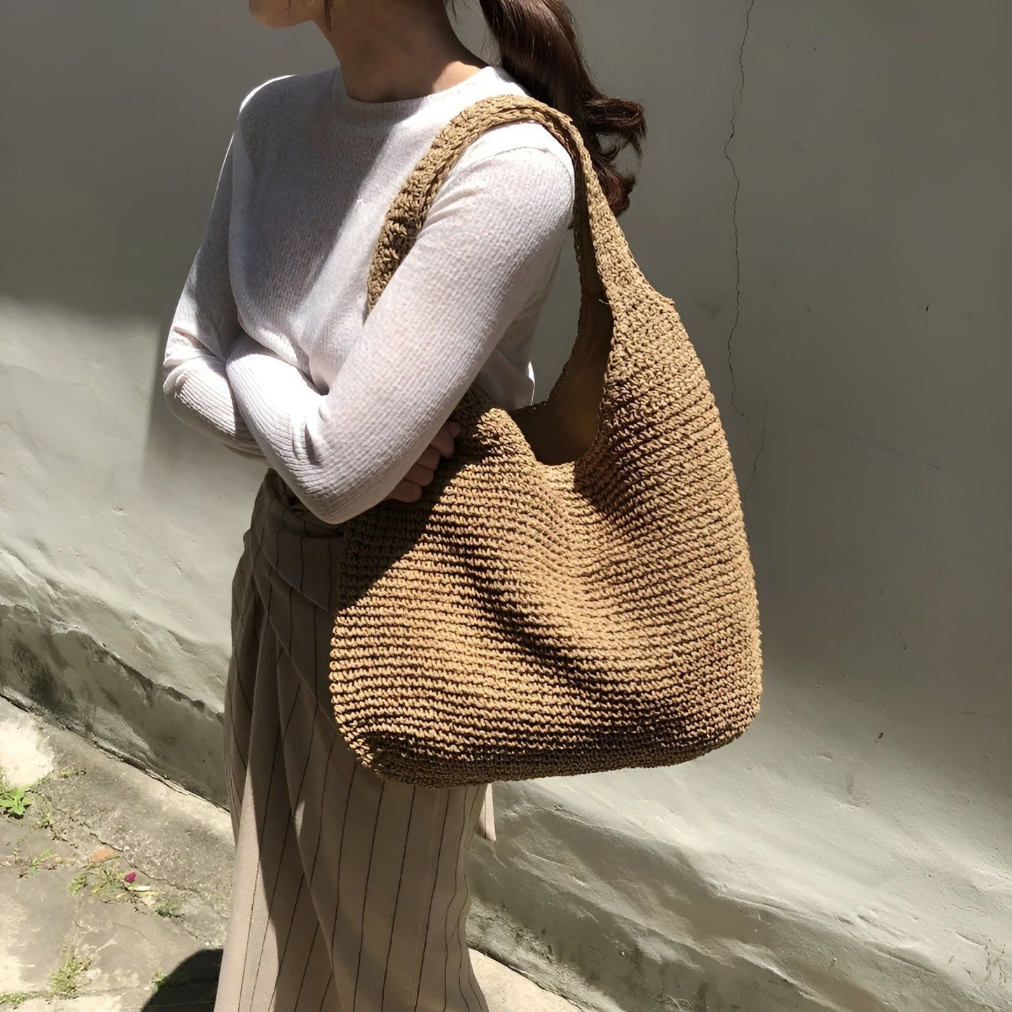 Handtasche Damen aus Stroh – Leichte, elegante Sommertasche in Beige, Auburn und Schwarz mit geräumigem Innenraum 2