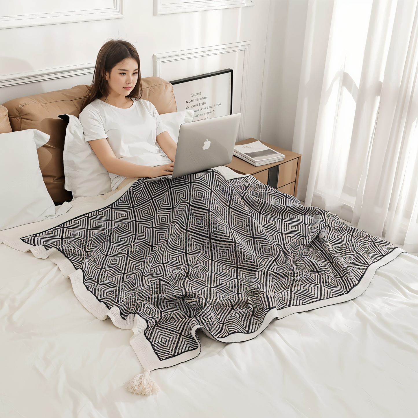 Geometrische Fleece-Decke in Schwarz-Weiß