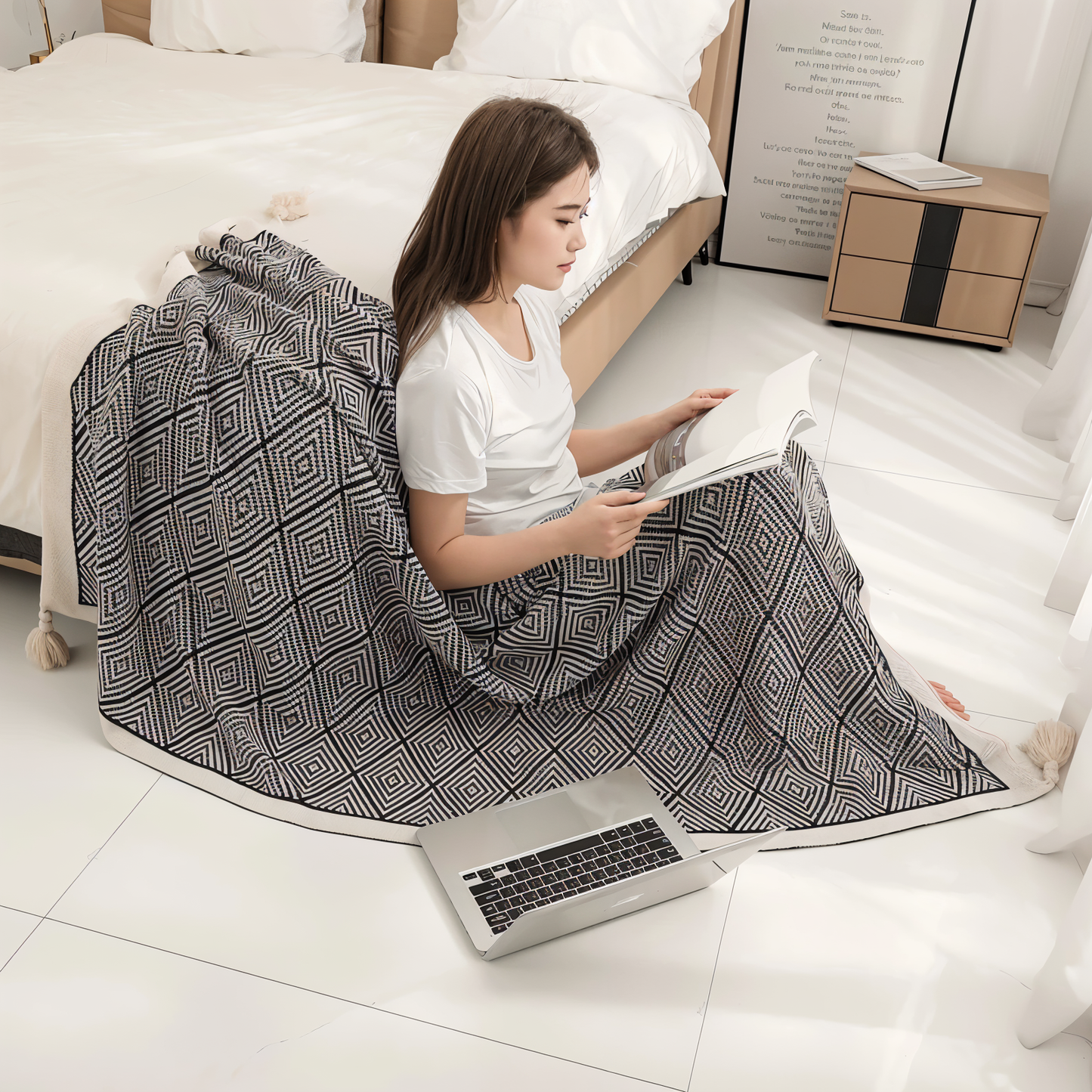 Geometrische Fleece-Decke in Schwarz-Weiß