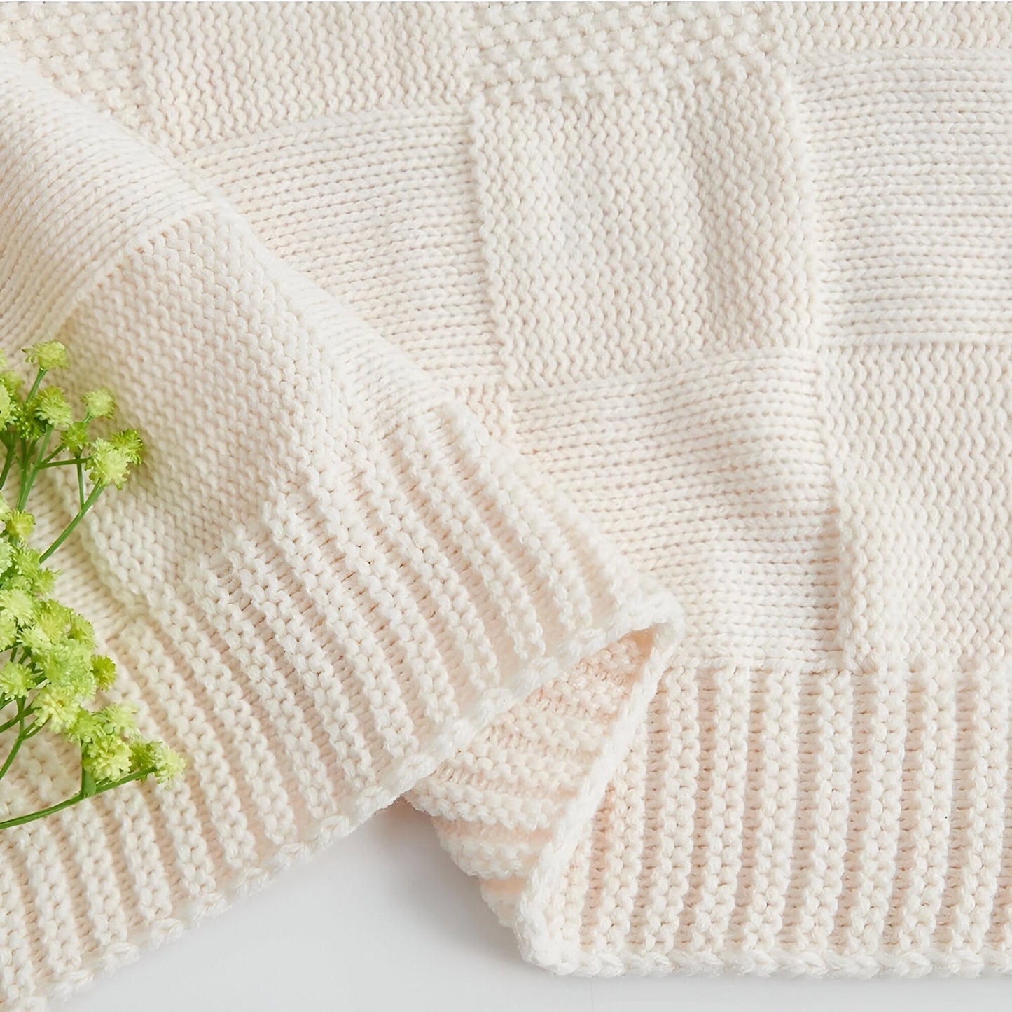 Weiche Strickdecke für Bett