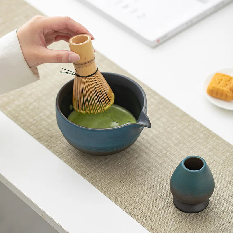 Japanische Matcha-Schüssel mit Ombre-Ausgussdesign – Keramik-Set mit Bambus-Schneebesen und Scoop für Teezubereitung 5