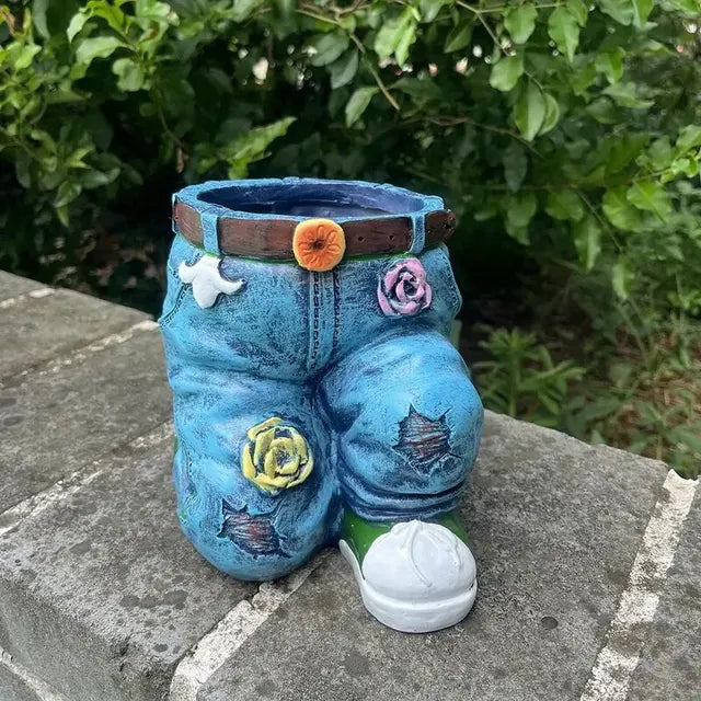 Schrulliger Jeans-Blumentopf aus Harz