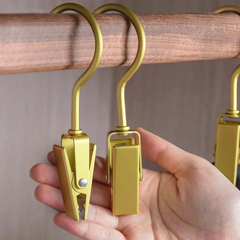 Robuste Metall-Kleiderbügel mit Clips