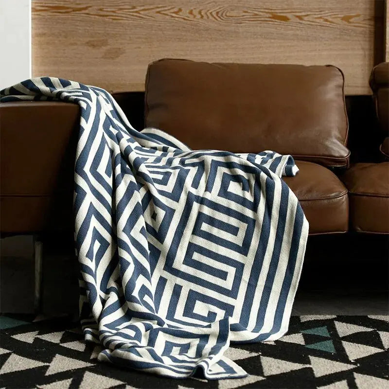 Moderne geometrische Kuscheldecke