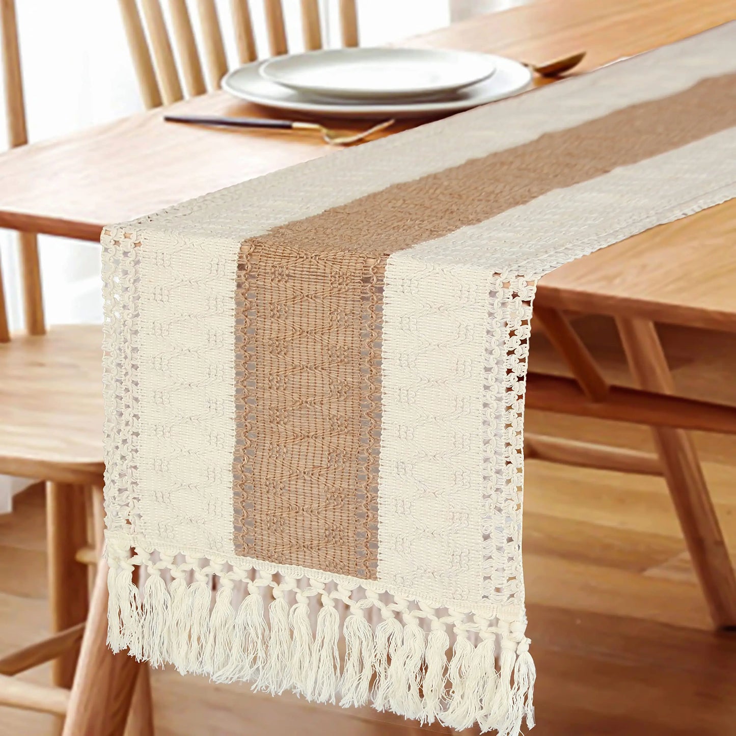 Boho Tischläufer – Stilvolles Makramee mit Quasten für rustikale Wohnkultur