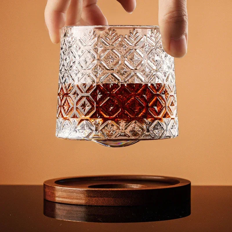Rotierende Kristall-Whiskygläser