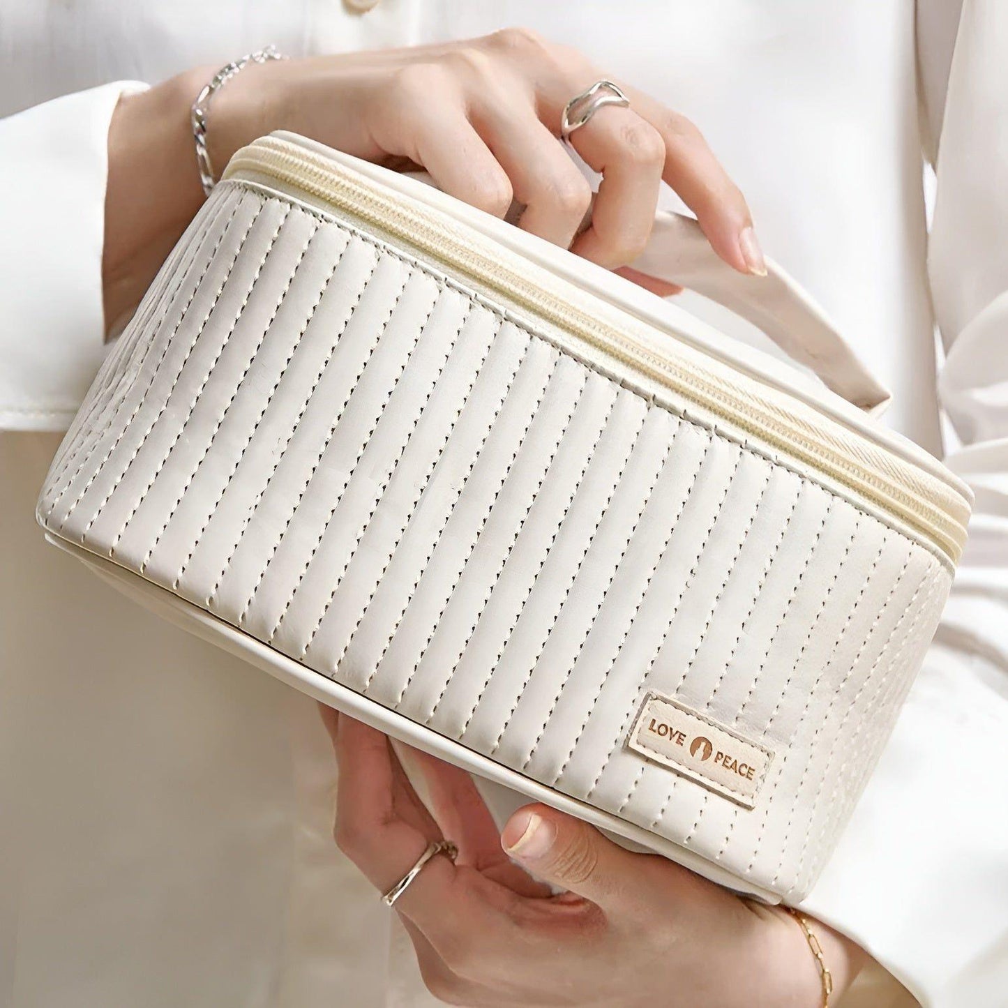 https://cdn.shopify.com/s/files/1/0761/8517/4353/files/knSExXMy_2x_2437f8d3-cf0d-4091-8b4d-55aea54edd18.jpg?v=1732017373