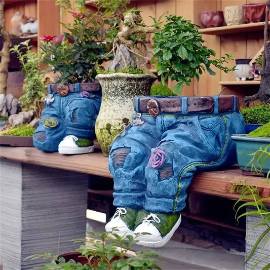 Schrulliger Jeans-Blumentopf aus Harz