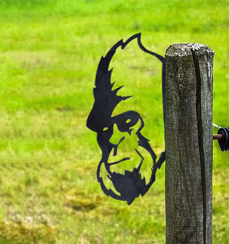 Realistische Tiergartenkunst aus Metall
