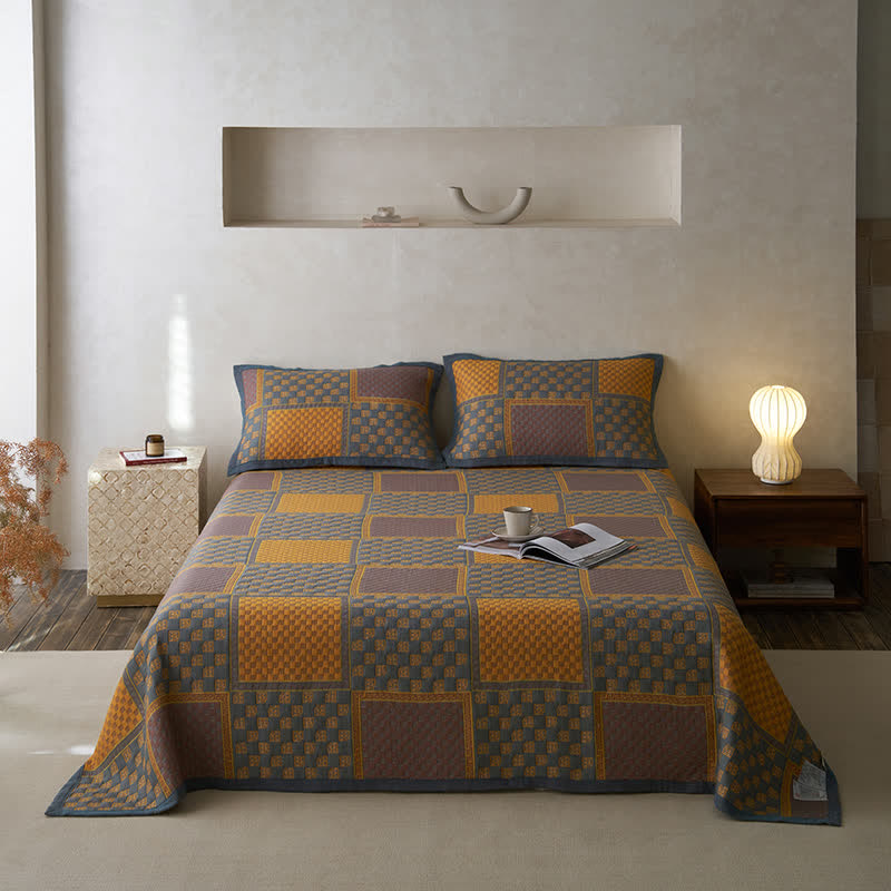 Atmungsaktive Steppdecke aus Baumwollgaze mit Retro-Quadratdruck