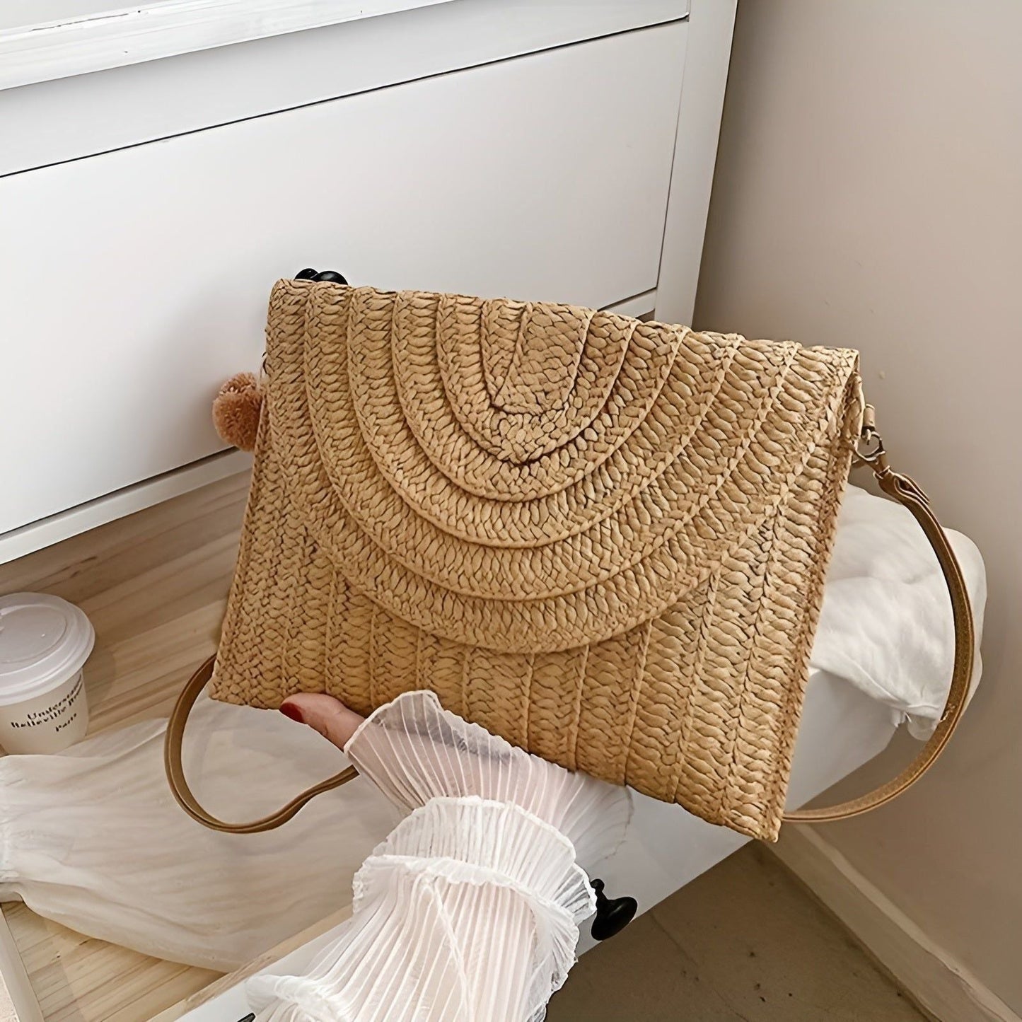 Klassische Beige Clutch Tasche aus Stroh im Umschlagdesign – Handgefertigte Sommertasche für Strand und Stadt 2