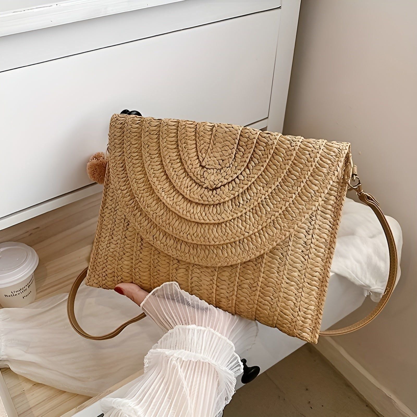 Klassische Beige Clutch Tasche aus Stroh im Umschlagdesign – Handgefertigte Sommertasche für Strand und Stadt 2
