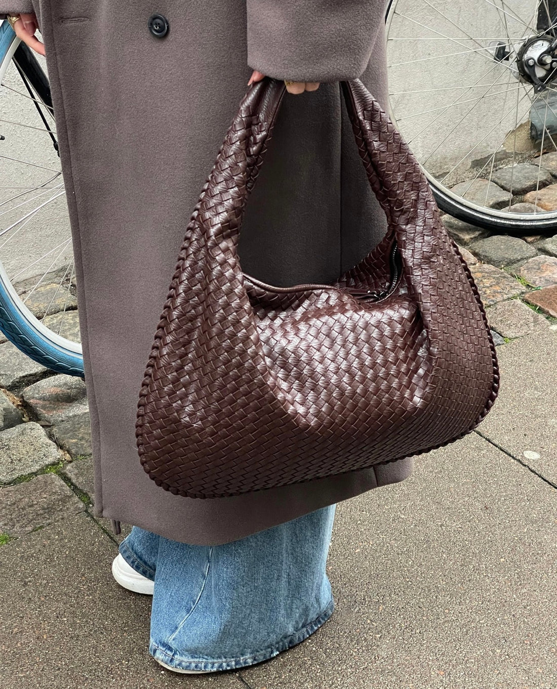 Stilvolle Umhängetasche Damen – Leichte Crossbody Bag mit Geräumigem Hauptfach und Elegantem Design, Schwarz 5
