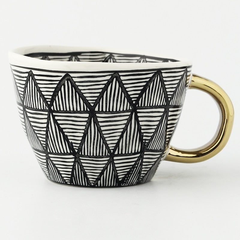 GildedGeometry - Geometrischer Becher mit Goldenem Henkel