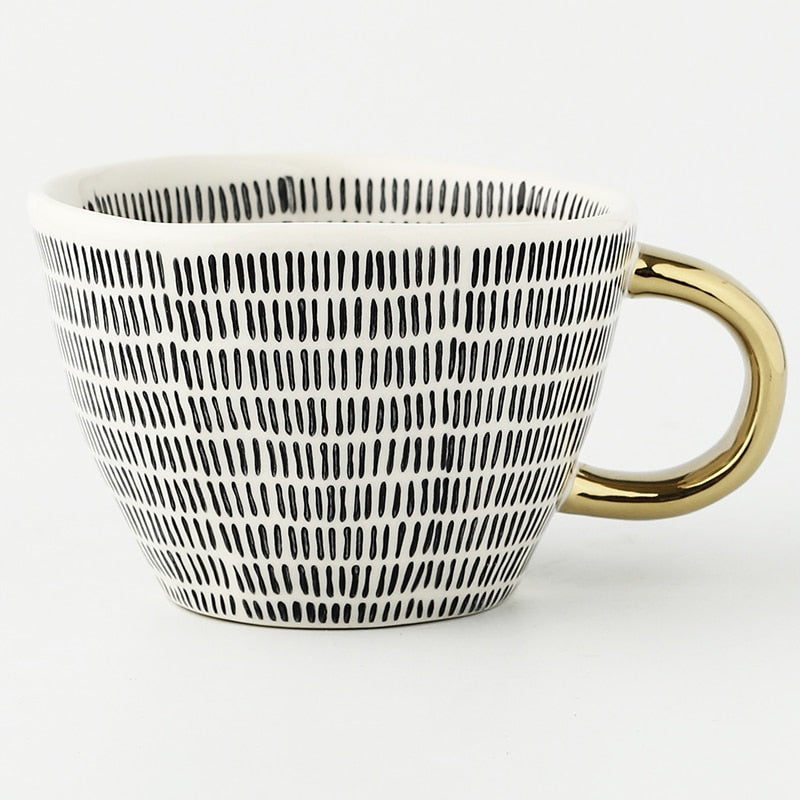 GildedGeometry - Geometrischer Becher mit Goldenem Henkel