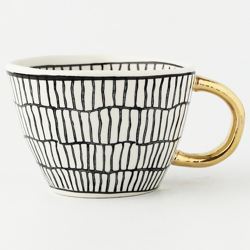GildedGeometry - Geometrischer Becher mit Goldenem Henkel