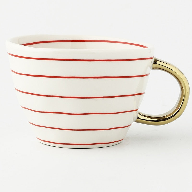 GildedGeometry - Geometrischer Becher mit Goldenem Henkel