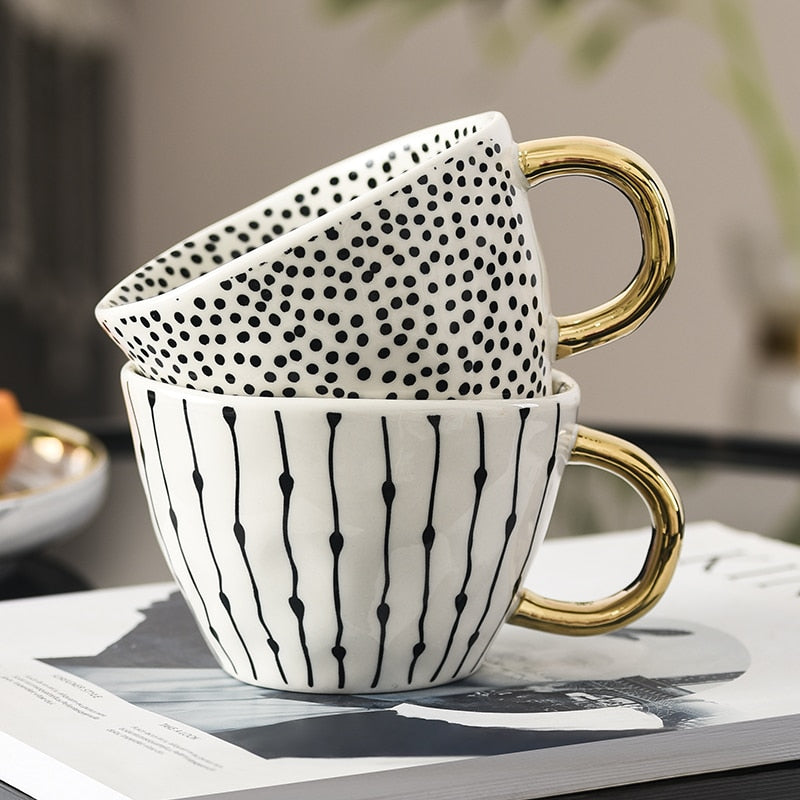 GildedGeometry - Geometrischer Becher mit Goldenem Henkel