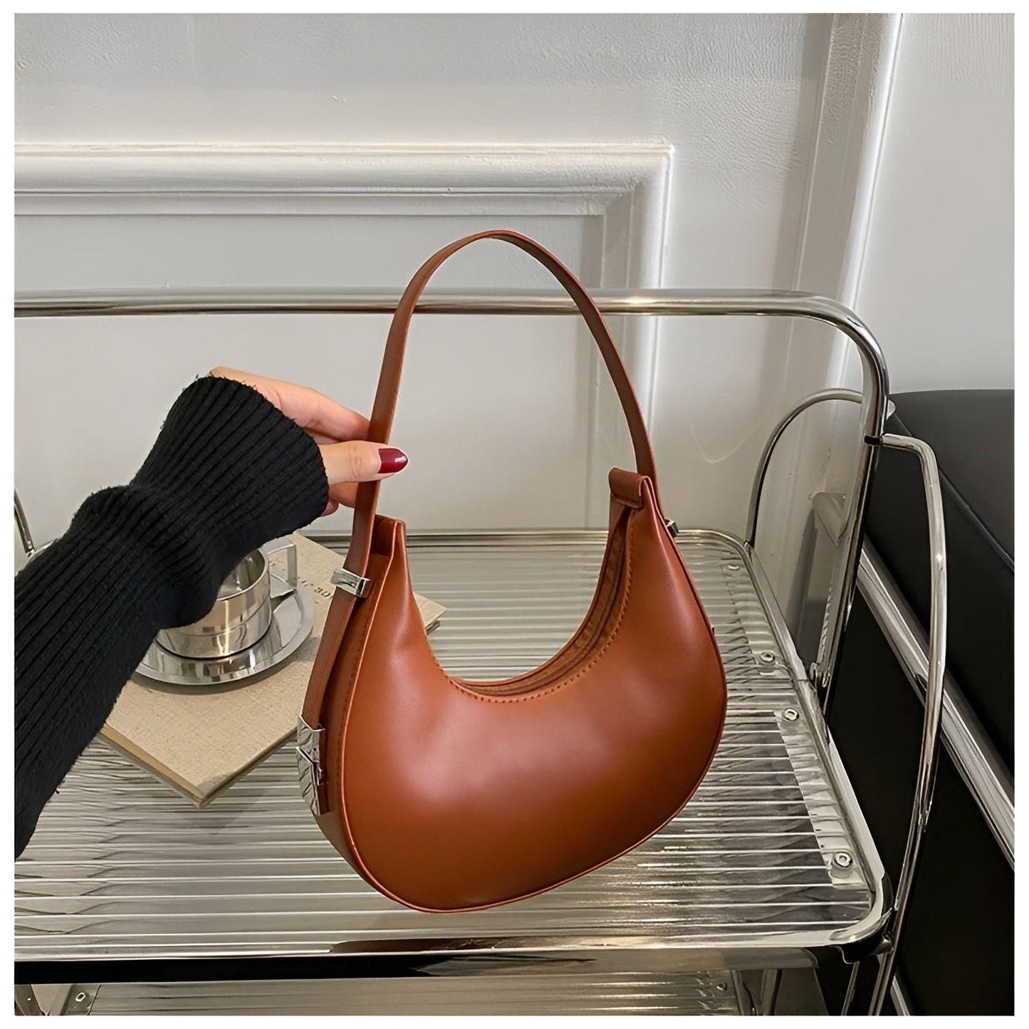 Modische Umhängetasche Damen aus Veganleder – Delia Bag mit Verstellbarem Schulterriemen und Zeitlosem Design 2
