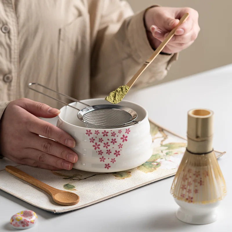 8-teiliges Matcha Set im Sakura Design – Keramikschale, Bambusbesen und Frother für perfekte Teezeremonien 5