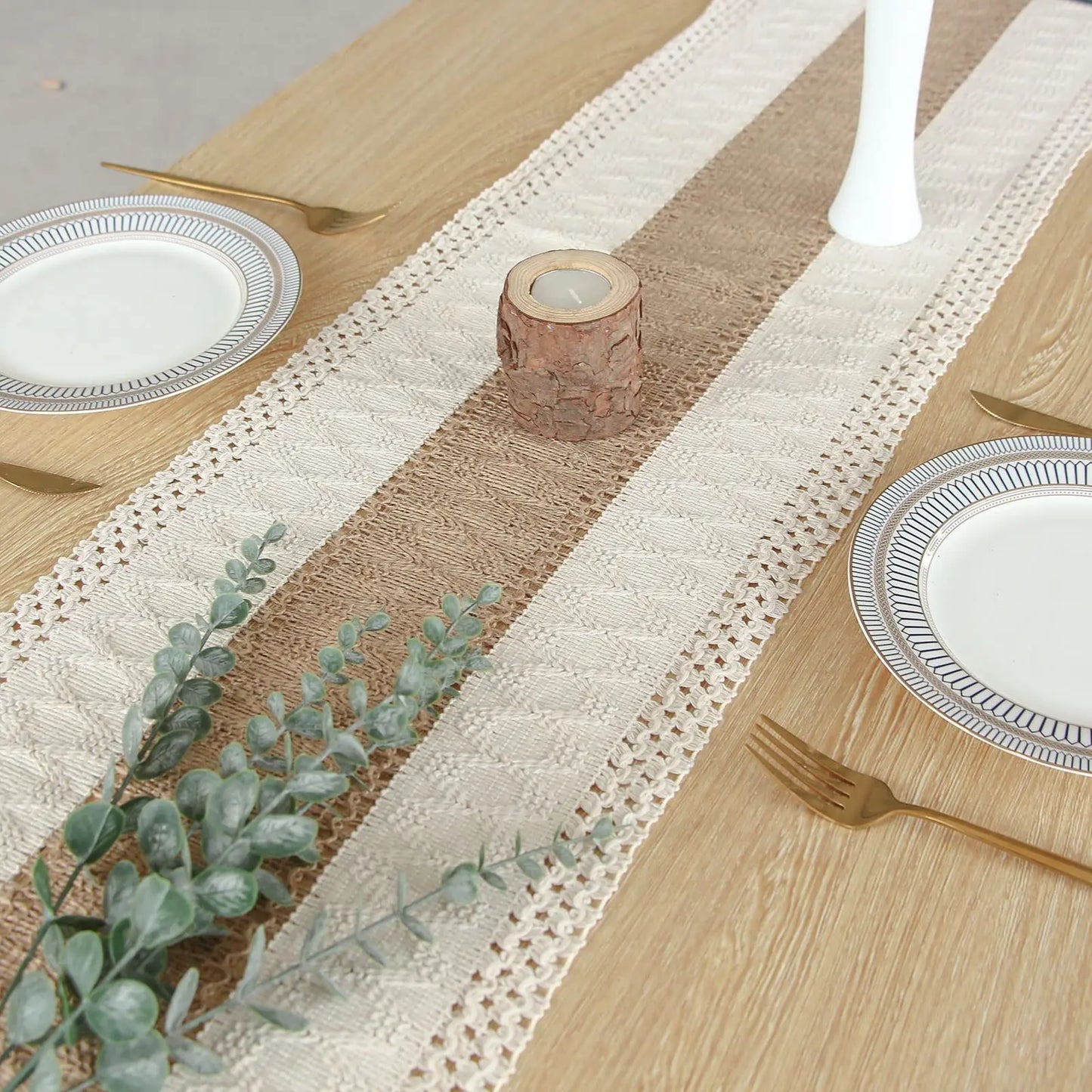 Boho Tischläufer – Stilvolles Makramee mit Quasten für rustikale Wohnkultur