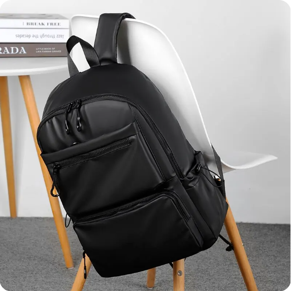 Gigantischer Reiserucksack Herren – 14 Zoll Kapazität, Wetterfest, Ergonomisch und Praktische Fächer für Reisen 4