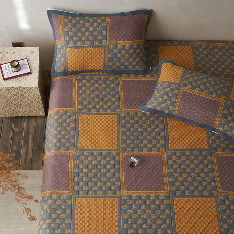 Atmungsaktive Steppdecke aus Baumwollgaze mit Retro-Quadratdruck